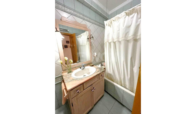 Reventa - Apartamento / piso - Torrevieja - Estacion De Autobuses