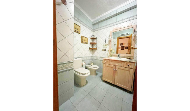 Reventa - Apartamento / piso - Torrevieja - Estacion De Autobuses