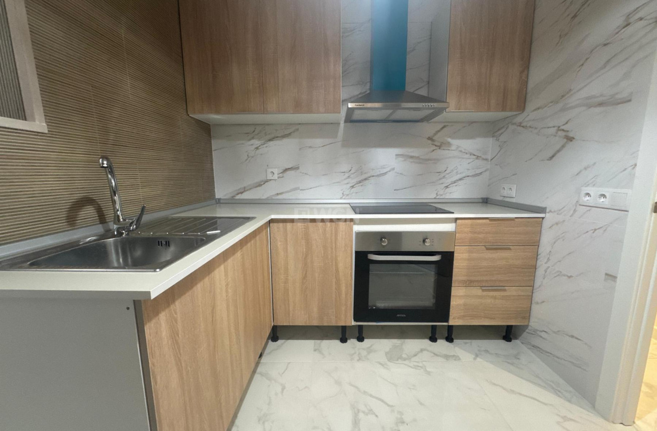 Resale - Apartment / flat - Torrevieja - Costa Blanca