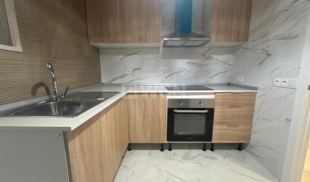 Resale - Apartment / flat - Torrevieja - Costa Blanca