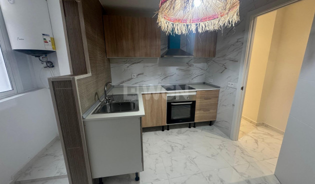 Resale - Apartment / flat - Torrevieja - Costa Blanca