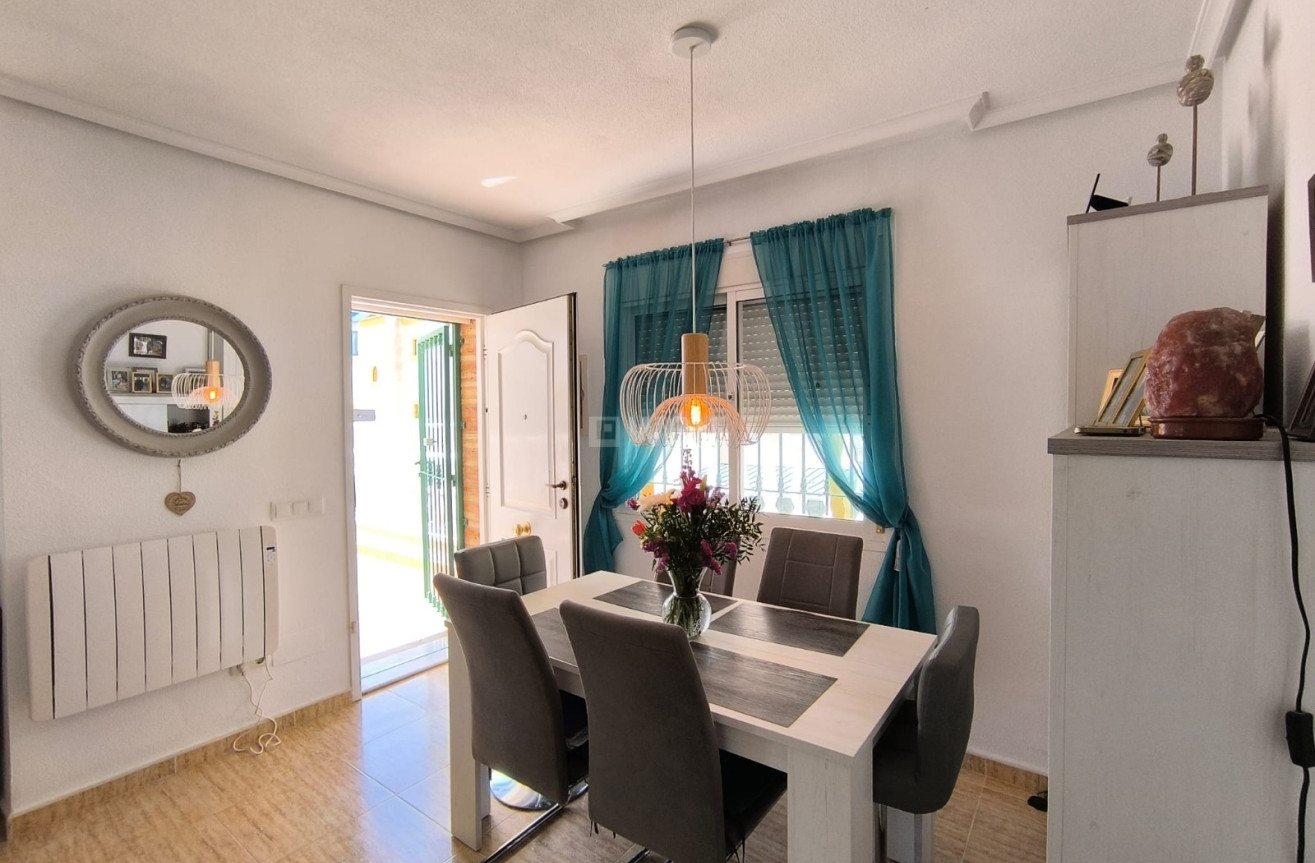 Odsprzedaż - Villa - El Raso - Costa Blanca