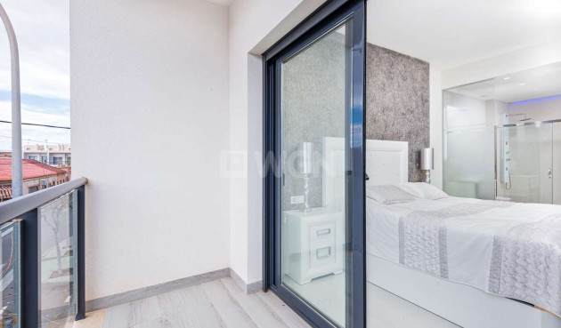 Odsprzedaż - Mieszkanie w bloku - Torre de la Horadada - Costa Blanca