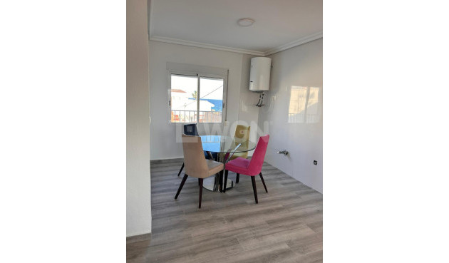 Odsprzedaż - Mieszkanie w bloku - Pilar de la Horadada - Costa Blanca