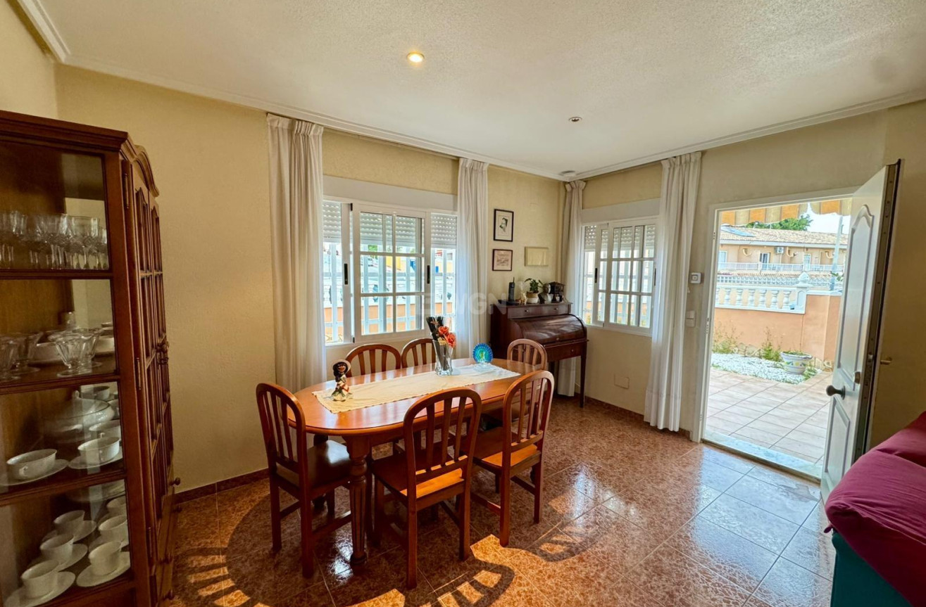 Odsprzedaż - Villa - Torrevieja - Costa Blanca