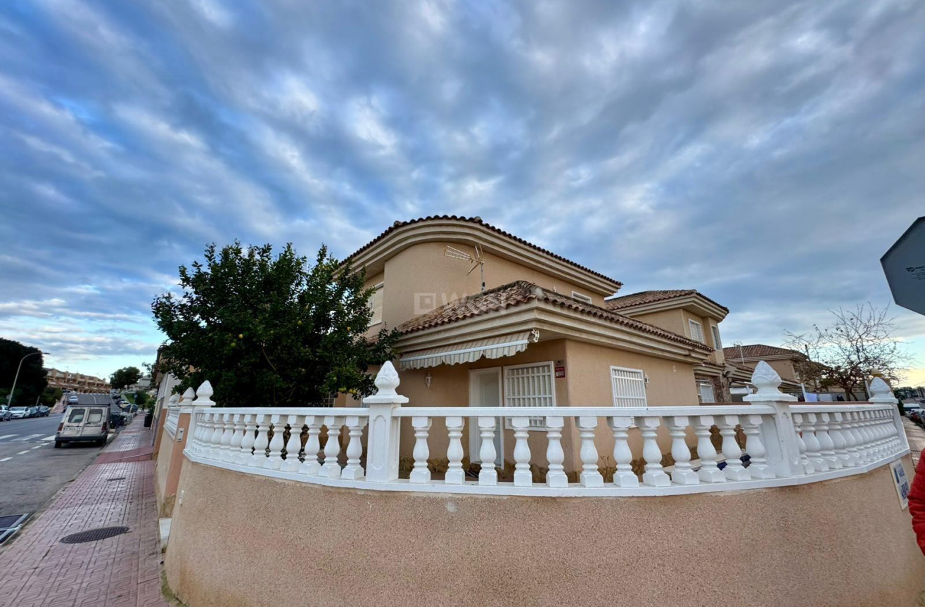 Odsprzedaż - Villa - Torrevieja - Costa Blanca