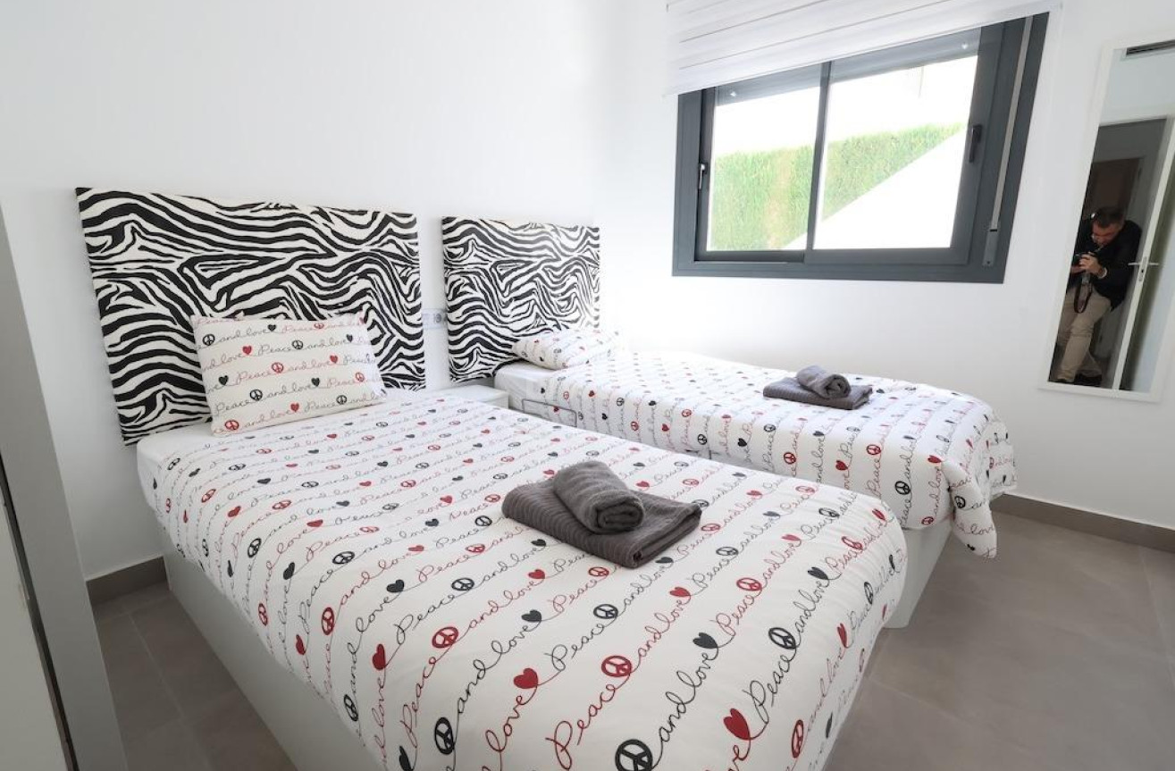 Odsprzedaż - Bungalow - Pilar de la Horadada - Costa Blanca