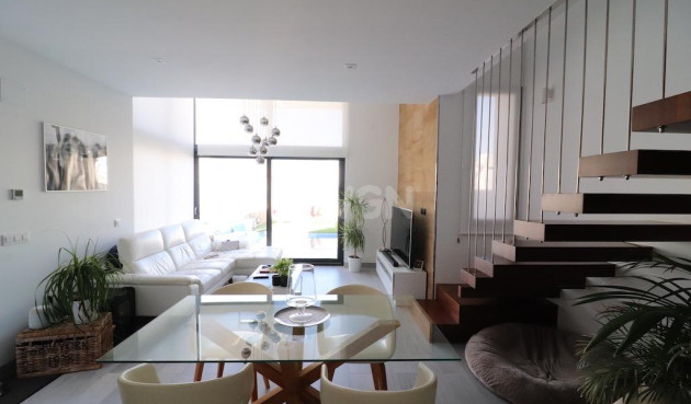 Odsprzedaż - Villa - Orihuela Costa - Costa Blanca