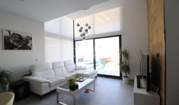 Odsprzedaż - Villa - Orihuela Costa - Costa Blanca