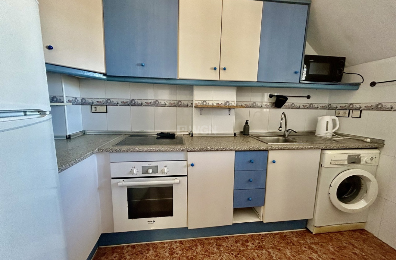 Resale - Apartment / flat - Los Altos - Costa Blanca