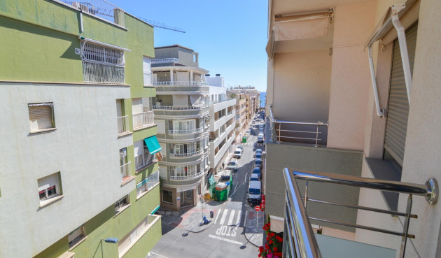 Odsprzedaż - Mieszkanie w bloku - Torrevieja - Playa del Cura