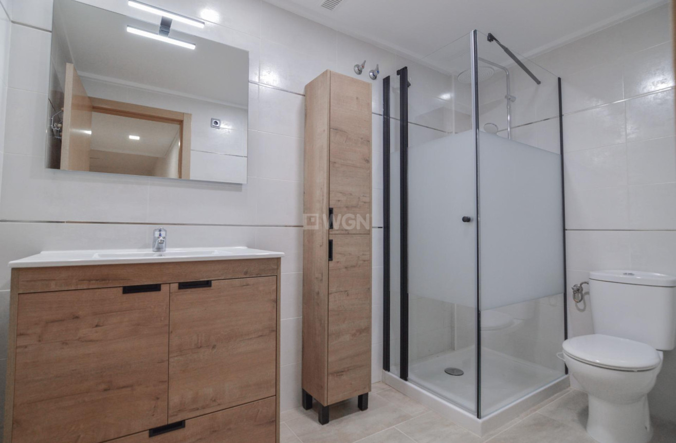 Odsprzedaż - Mieszkanie w bloku - Torrevieja - Playa del Cura