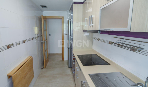 Odsprzedaż - Mieszkanie w bloku - Torrevieja - Playa del Cura