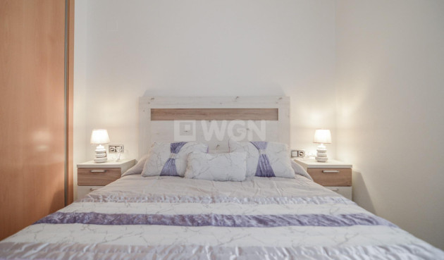 Odsprzedaż - Mieszkanie w bloku - Torrevieja - Playa del Cura