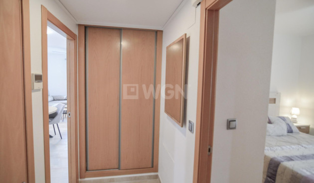 Odsprzedaż - Mieszkanie w bloku - Torrevieja - Playa del Cura