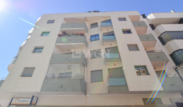 Odsprzedaż - Mieszkanie w bloku - Torrevieja - Playa del Cura