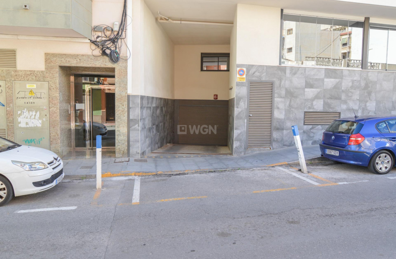 Odsprzedaż - Mieszkanie w bloku - Torrevieja - Playa del Cura