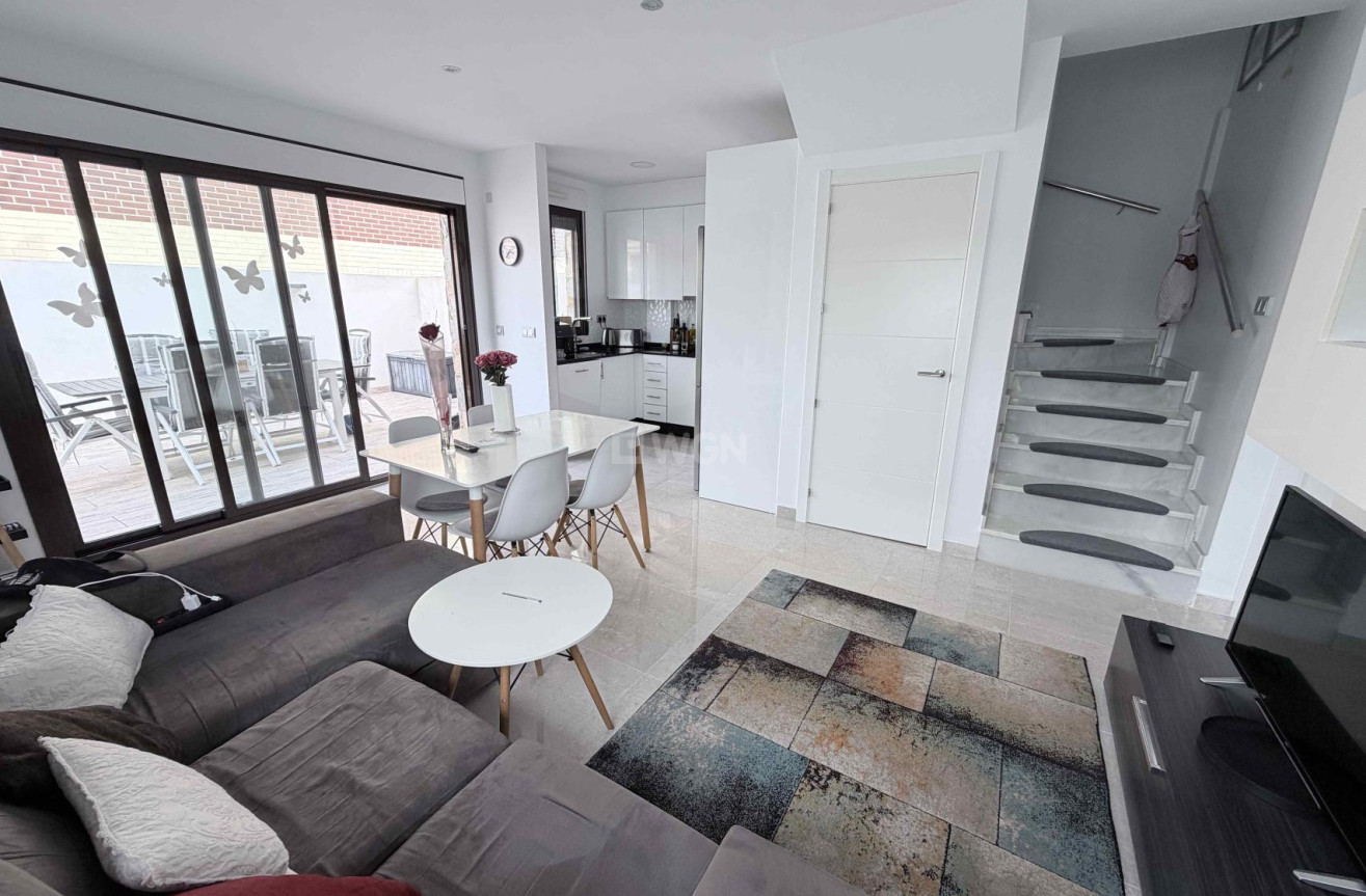 Odsprzedaż - Kamienica - Cabo Roig - Costa Blanca