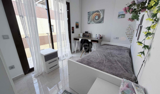 Odsprzedaż - Kamienica - Cabo Roig - Costa Blanca