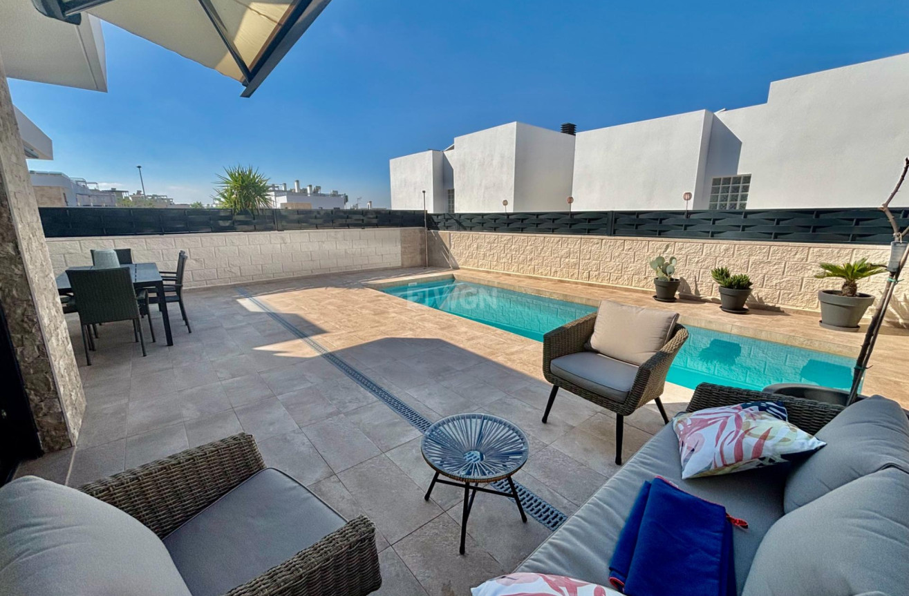 Odsprzedaż - Villa - Benijofar - Pueblo 4