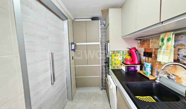 Odsprzedaż - Mieszkanie w bloku - Torrevieja - Playa De Los Naufragos