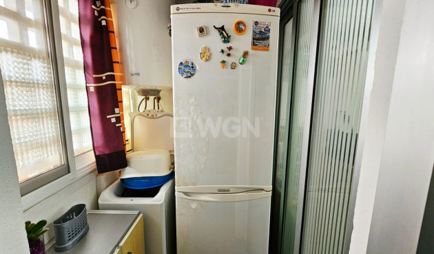 Odsprzedaż - Mieszkanie w bloku - Torrevieja - Playa De Los Naufragos