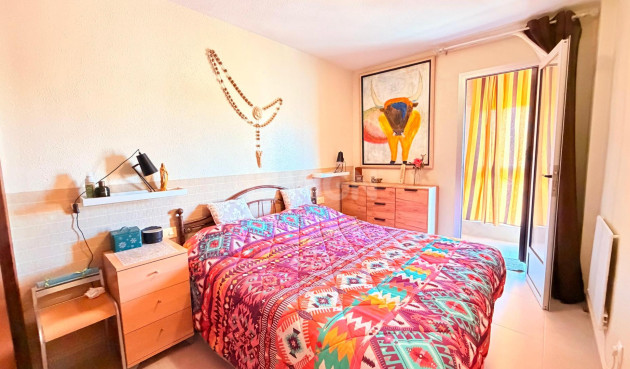 Odsprzedaż - Mieszkanie w bloku - Torrevieja - Playa De Los Naufragos