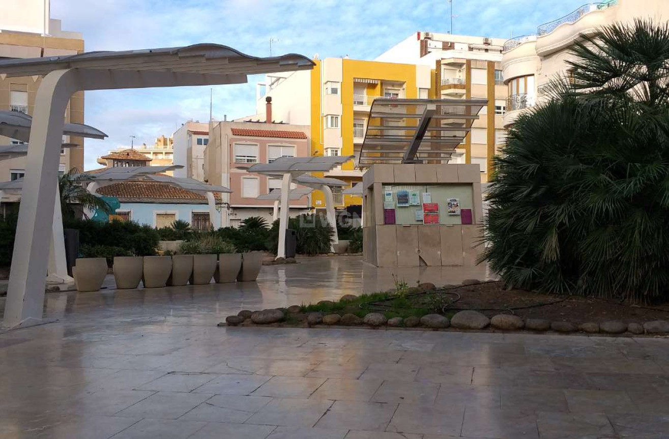 Odsprzedaż - Mieszkanie w bloku - Torrevieja - Costa Blanca