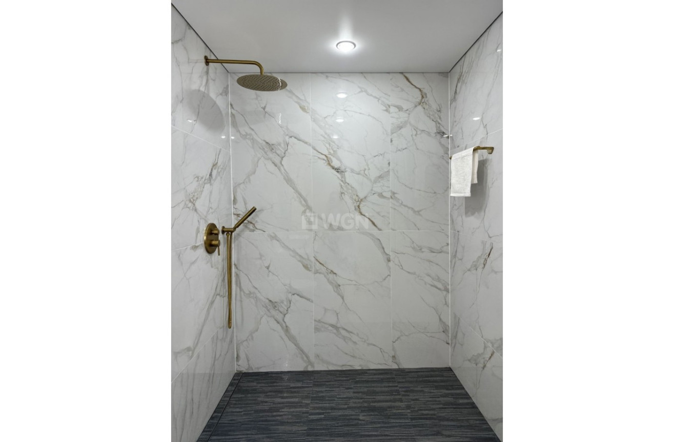 Odsprzedaż - Mieszkanie w bloku - Torrevieja - Costa Blanca