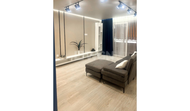 Odsprzedaż - Mieszkanie w bloku - Torrevieja - Costa Blanca