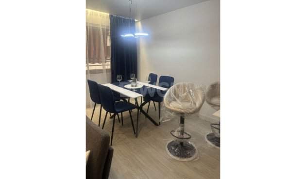 Odsprzedaż - Mieszkanie w bloku - Torrevieja - Costa Blanca