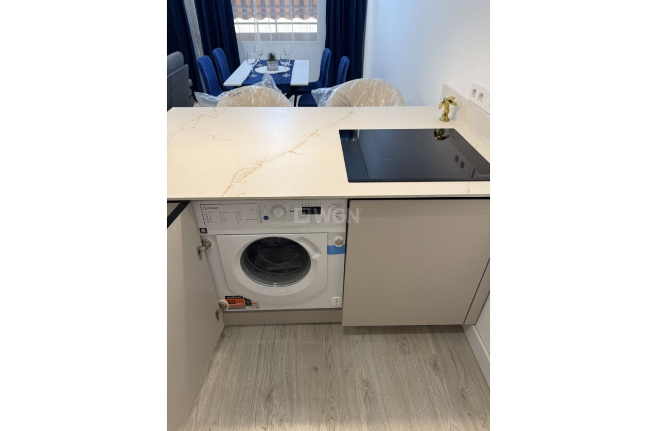 Odsprzedaż - Mieszkanie w bloku - Torrevieja - Costa Blanca