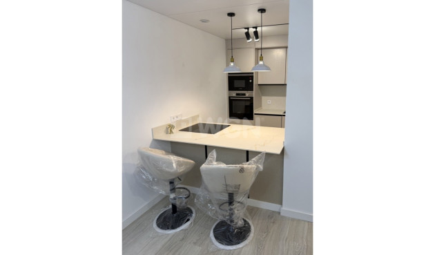 Odsprzedaż - Mieszkanie w bloku - Torrevieja - Costa Blanca