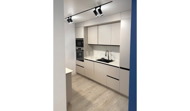 Odsprzedaż - Mieszkanie w bloku - Torrevieja - Costa Blanca