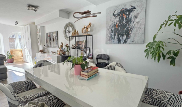 Odsprzedaż - Kamienica - Orihuela Costa - Costa Blanca