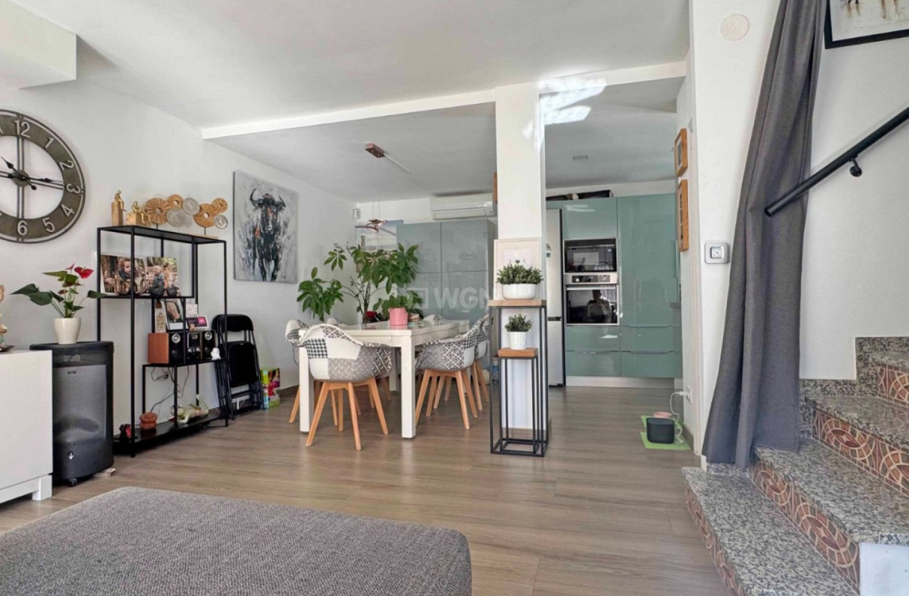 Odsprzedaż - Kamienica - Orihuela Costa - Costa Blanca