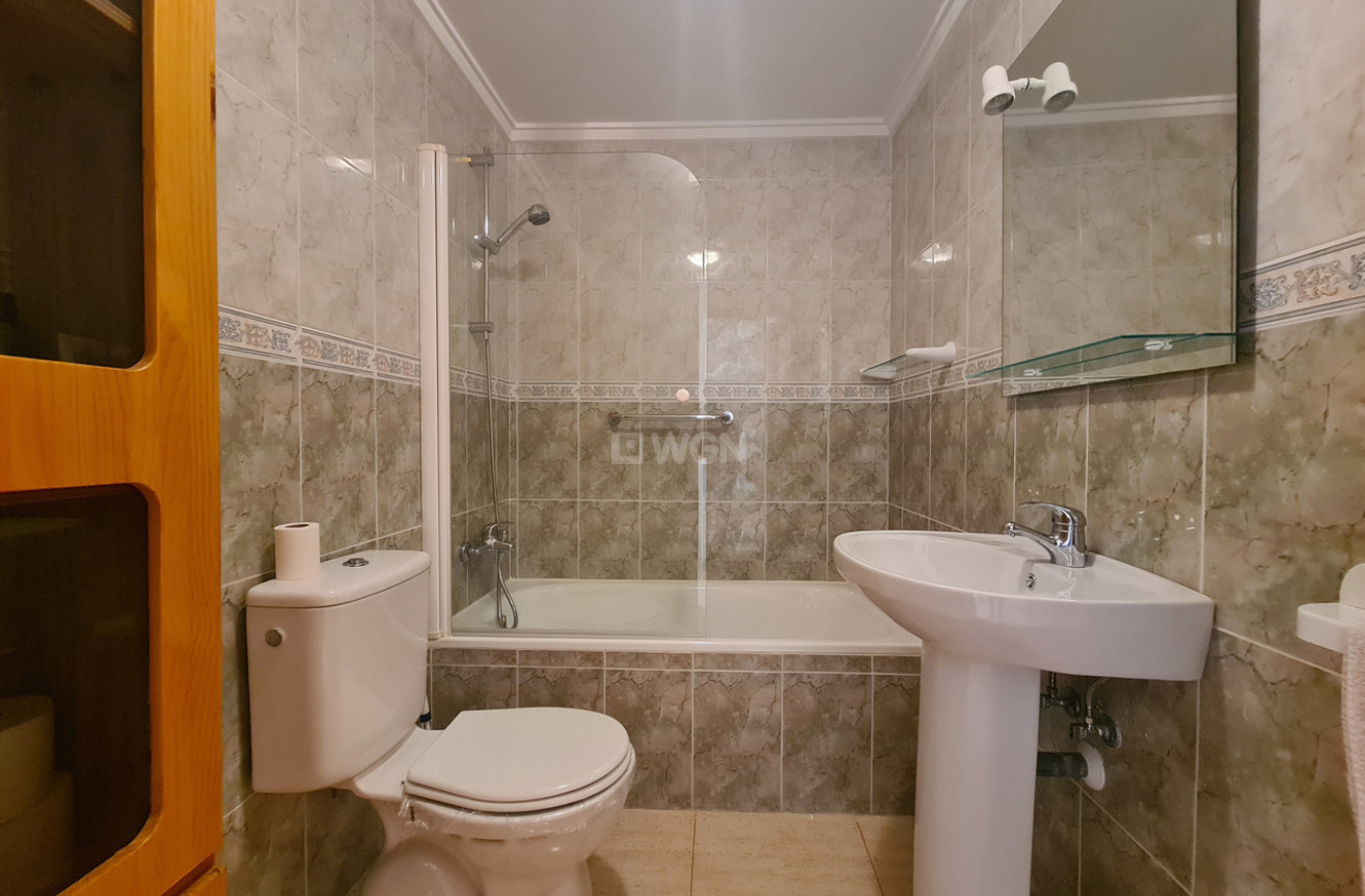 Odsprzedaż - Mieszkanie w bloku - Torrevieja - Costa Blanca