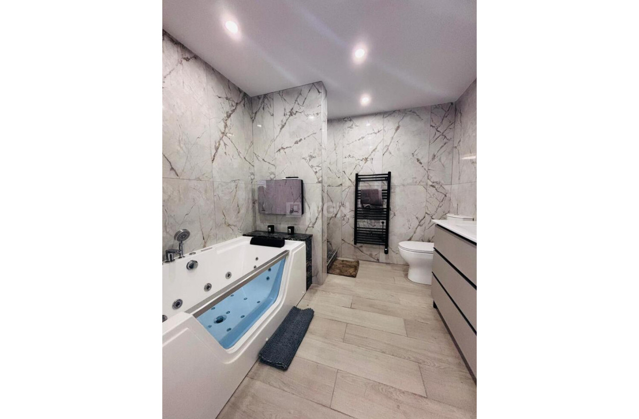 Odsprzedaż - Kamienica - San Miguel de Salinas - Inland