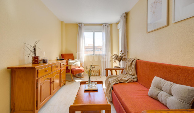 Odsprzedaż - Mieszkanie w bloku - Torrevieja - Playa del Cura