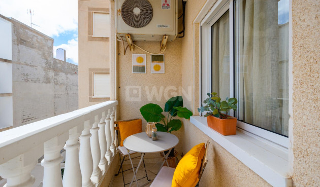 Odsprzedaż - Mieszkanie w bloku - Torrevieja - Playa del Cura