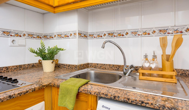 Odsprzedaż - Mieszkanie w bloku - Torrevieja - Playa del Cura