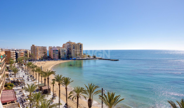Odsprzedaż - Mieszkanie w bloku - Torrevieja - Playa del Cura