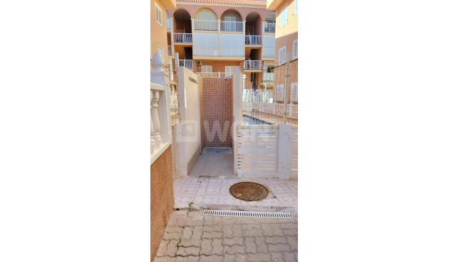 Odsprzedaż - Mieszkanie w bloku - Torrevieja - Gaspar Perrelló