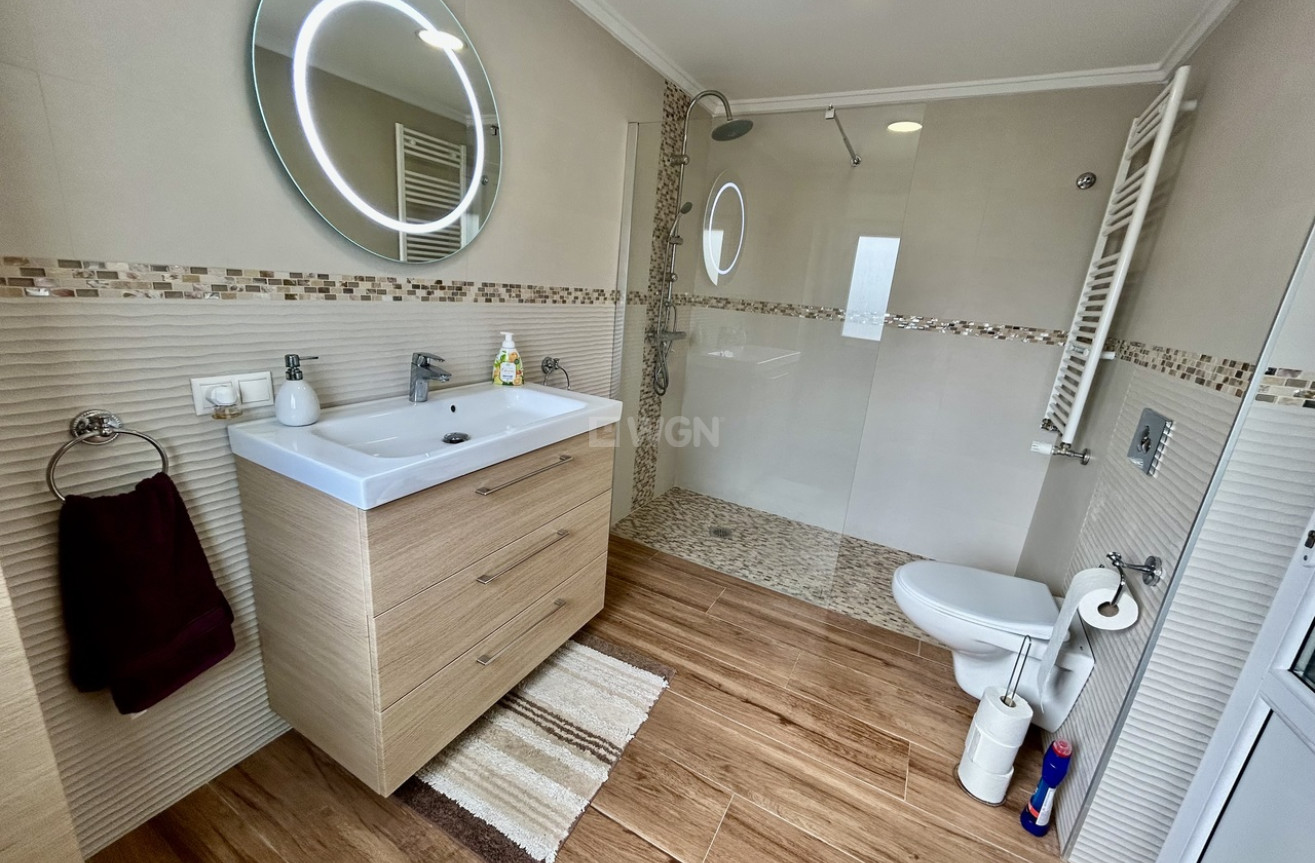 Odsprzedaż - Villa - Cabo Roig - Costa Blanca