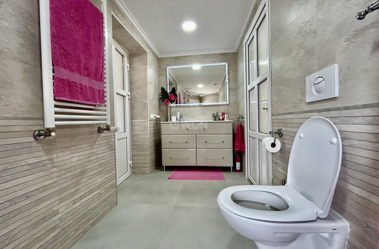 Odsprzedaż - Villa - Cabo Roig - Costa Blanca