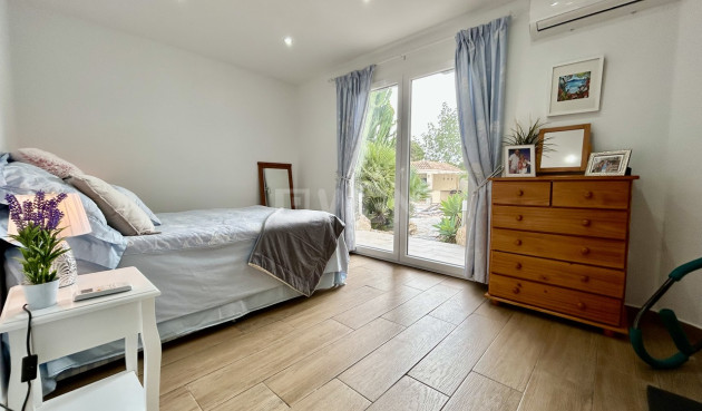 Odsprzedaż - Villa - Cabo Roig - Costa Blanca