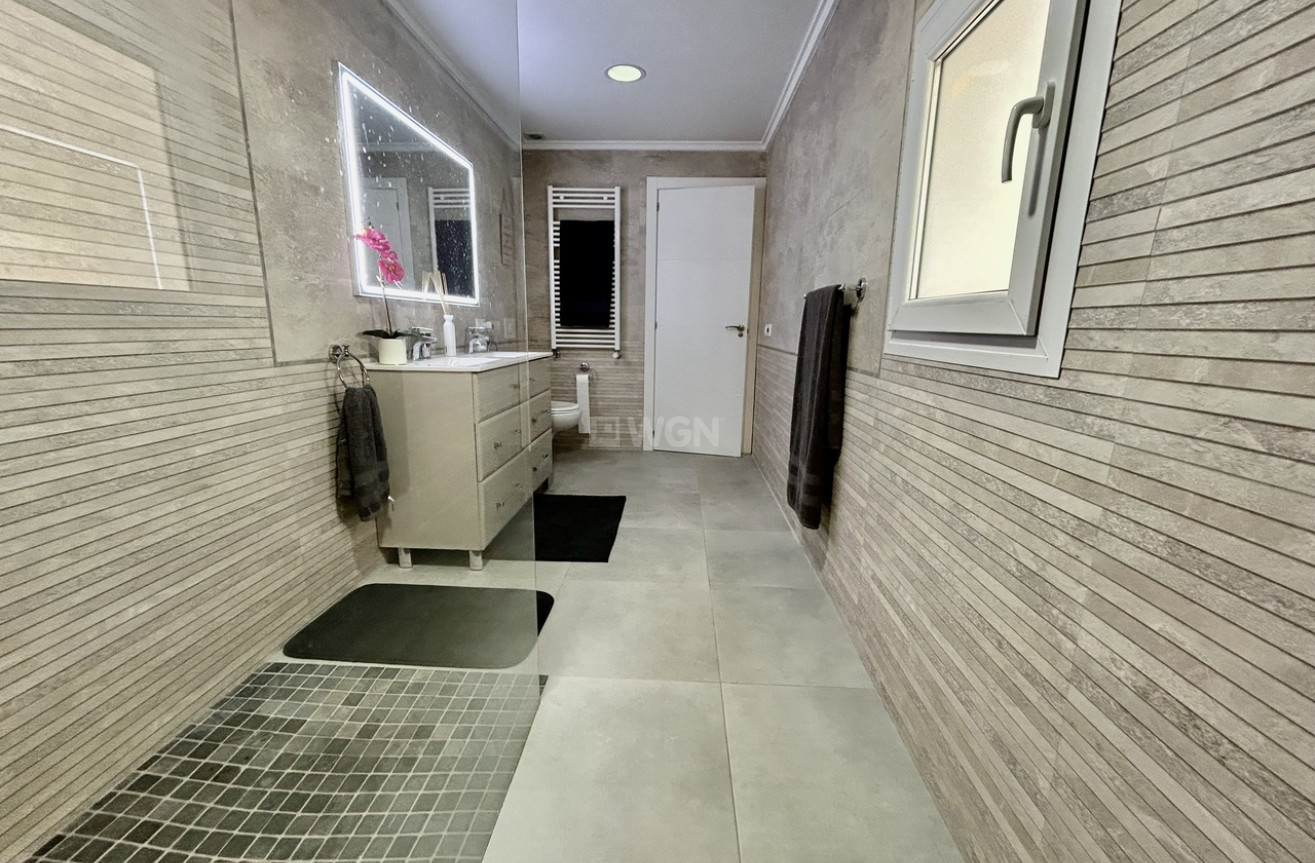 Odsprzedaż - Villa - Cabo Roig - Costa Blanca