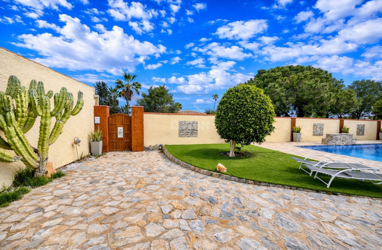 Odsprzedaż - Villa - Cabo Roig - Costa Blanca