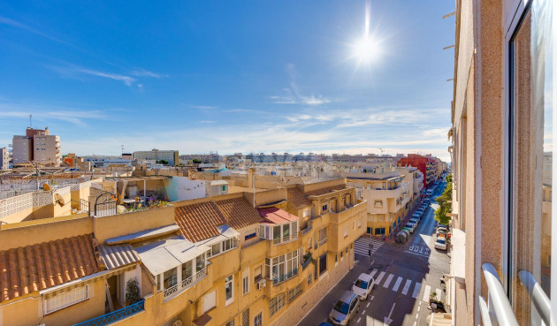 Odsprzedaż - Mieszkanie w bloku - Torrevieja - Estacion De Autobuses