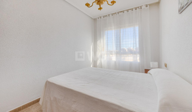 Odsprzedaż - Mieszkanie w bloku - Torrevieja - Estacion De Autobuses